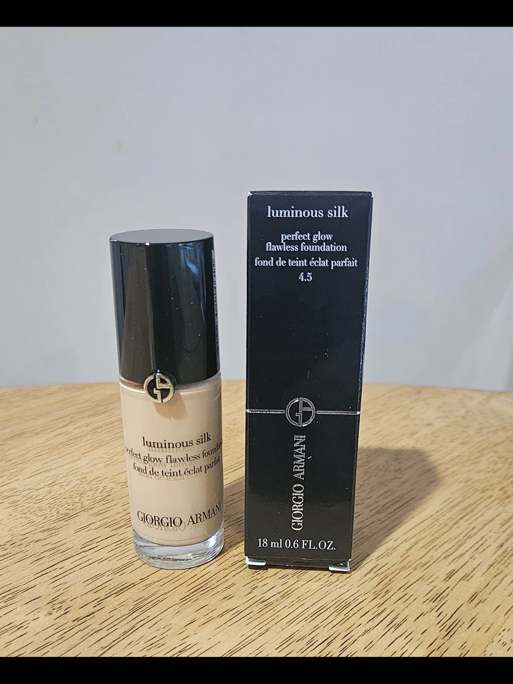 Giorgio Armani Luminous Silk Foundation 4.5 Beige New